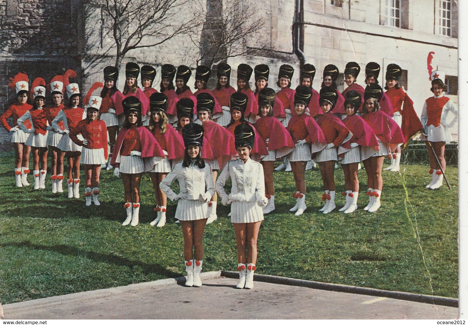 14 Bayeux. Majorettes - Bayeux