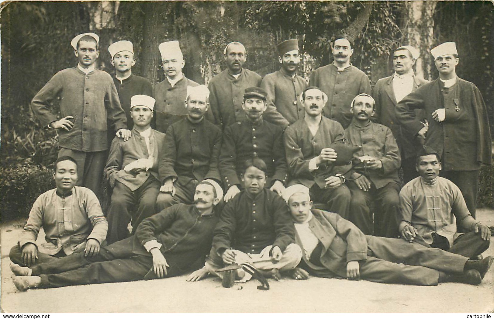 Belle Carte Photo D'un Hopital Militaire Pour Tirailleurs, Zouaves, Indigènes Indochinois - Guerre 14/18 Non Situé (2) - Guerre 1914-18