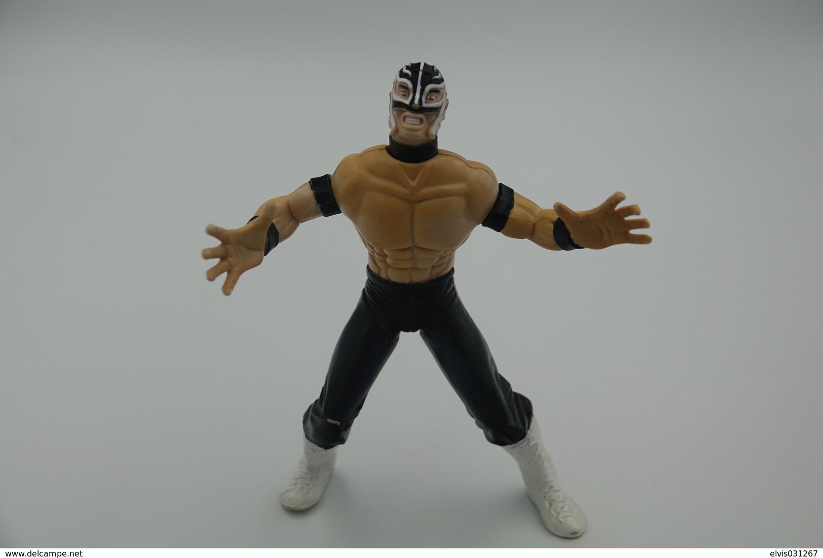 Vintage ACTION FIGURE : WRESTLER:  Rey Mysterio -  WCW 1999 - Original Toy Biz. Inc - Wrestling Smash And Slam - Action Man