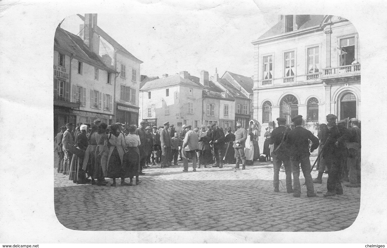 Chateau-Porcien, Place De La Mairie - Chateau Porcien