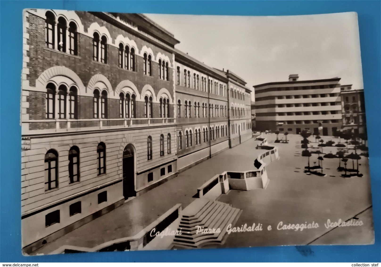 CARTOLINA ANTICA-CAGLIARI-PIAZZA GARIBALDI E CASEGGIATO SCOLASTICO -'900 - Altri & Non Classificati