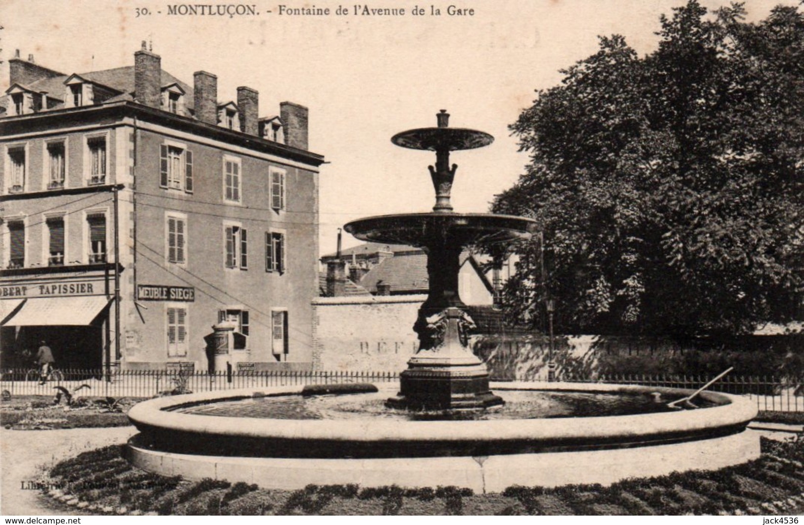 Dép. 03 - MONTLUCON - Fontaine Et Avenue De La GARE - Montlucon