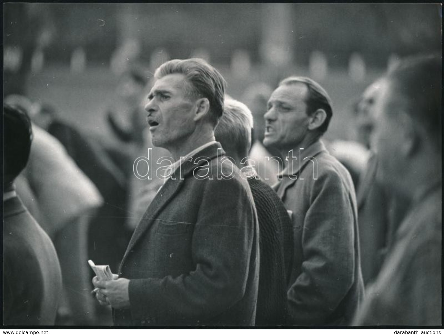 Cca 1961 Szociofotó Képriport A Budapesti Lóversenypálya Közönségéről, 13 Db Jelzés Nélküli, Vintage Fotó Kotnyek Antal  - Otros & Sin Clasificación