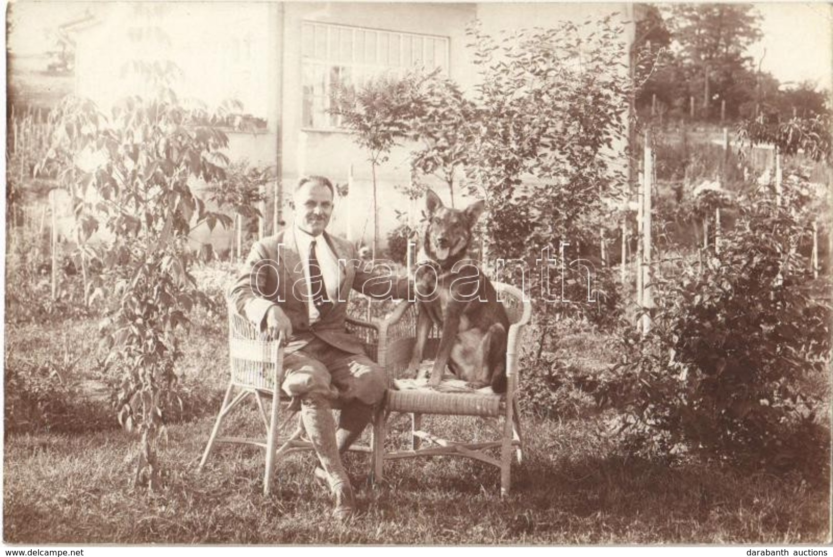 * T2/T3 1931 Fülek, Filakovo; Férfi Kutyával A Ház Kertjében / Man With Dog In The Garden. Photo (EK) - Otros & Sin Clasificación