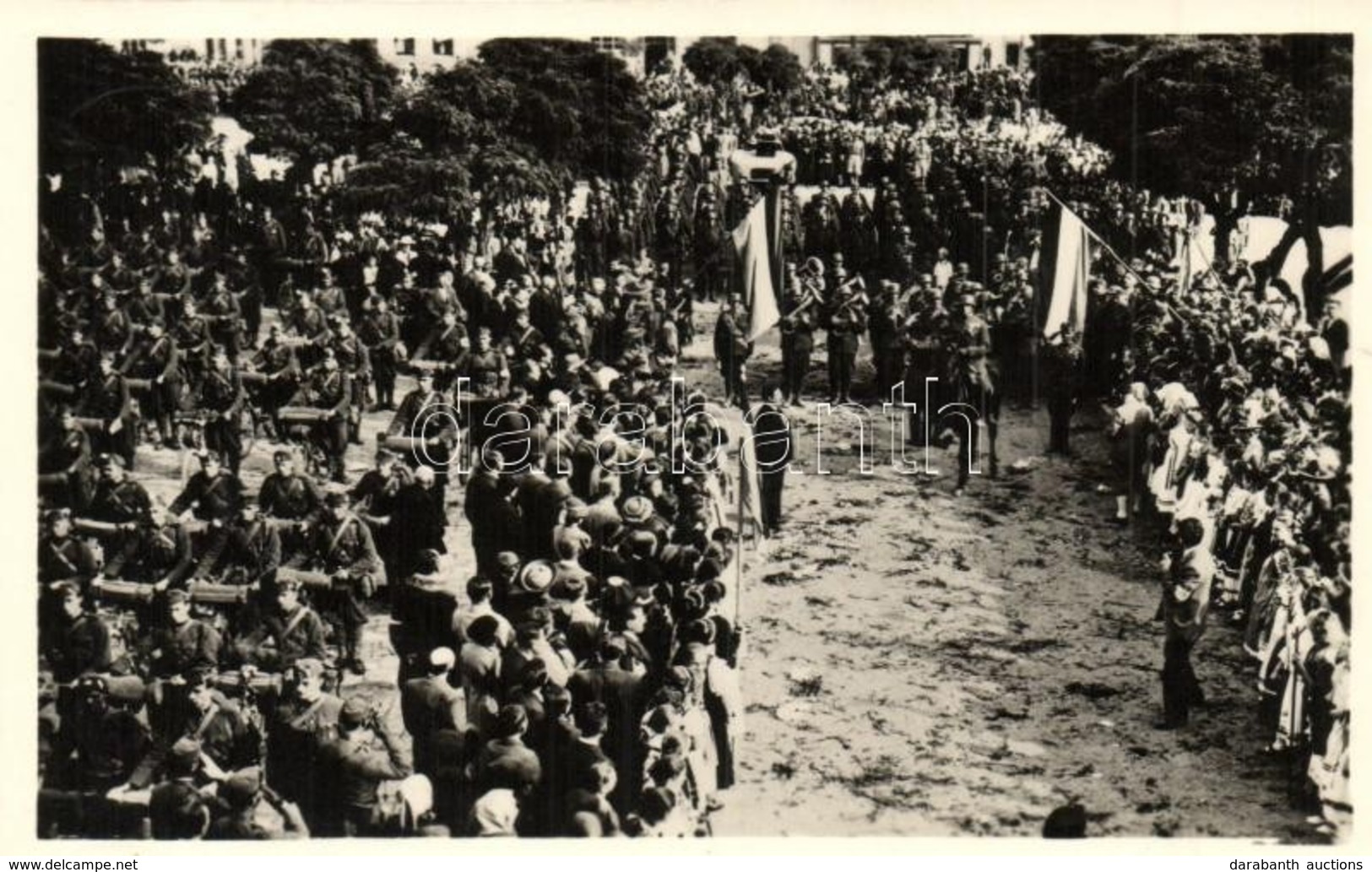 T2 1938 Ipolyság, Sahy; Bevonulás A Fő Téren / Entry Of The Hungarian Troops - Otros & Sin Clasificación