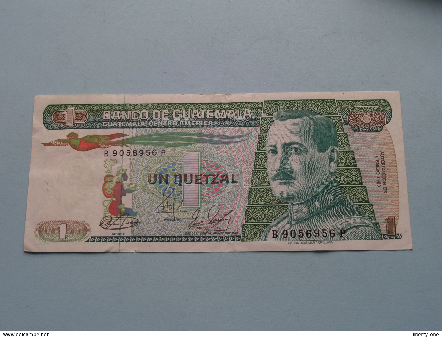 UN Quetzal > Banco De GUATEMALA ( For Grade, Please See Photo ) ! - Guatemala