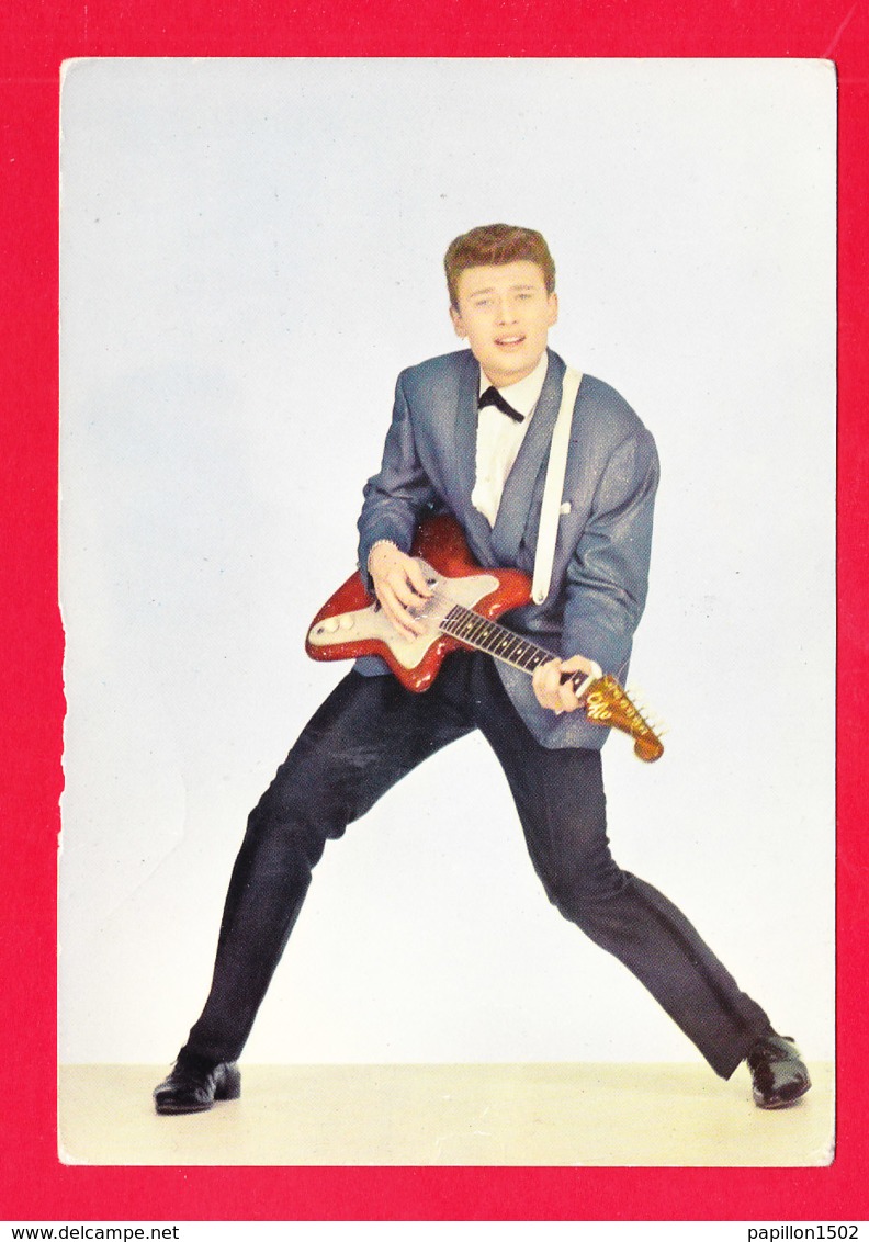 Artiste-380Ph64 JOHNNY HALLYDAY, Années 60 , Johnny Avec Sa Guitare - Zangers En Musicus