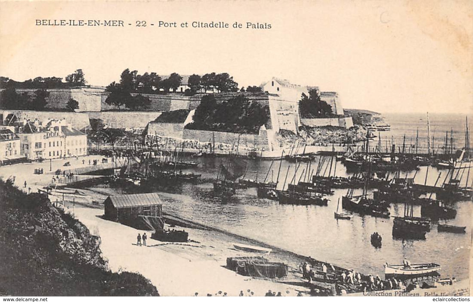 Belle Ile En Mer       56      Le Palais.  Le Port Et Citadelle         (voir Scan) - Belle Ile En Mer