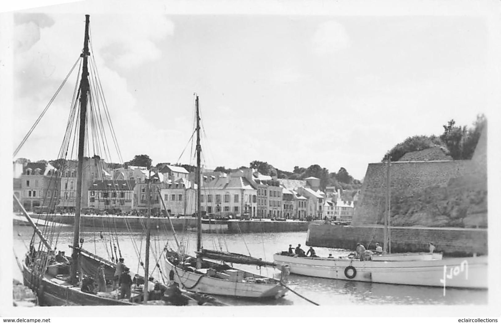 Belle Ile En Mer       56      Le Palais.       Contre Jour Sur Le Bassin        (voir Scan) - Belle Ile En Mer