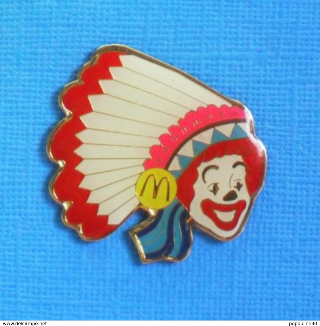 1 PIN'S //  ** RONALD / COIFFE DE CHEF INDIEN COMANCHE / McDONALD'S ** . (McDonald's 2001®) - McDonald's