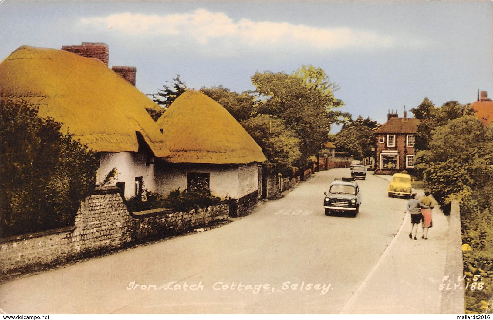 SELSEY - IRON LATCH COTTAGE ~ AN OLD POSTCARD #98307 - Otros & Sin Clasificación