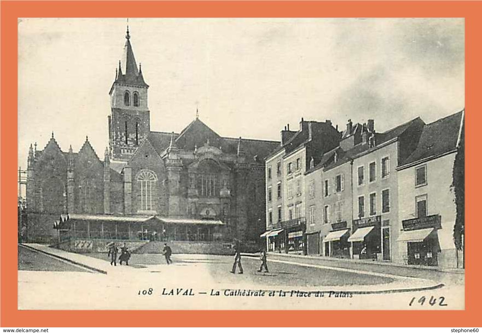 A210 / 457 53 - LAVAL - La Cathedrale Et La Place Du Palais - Other & Unclassified