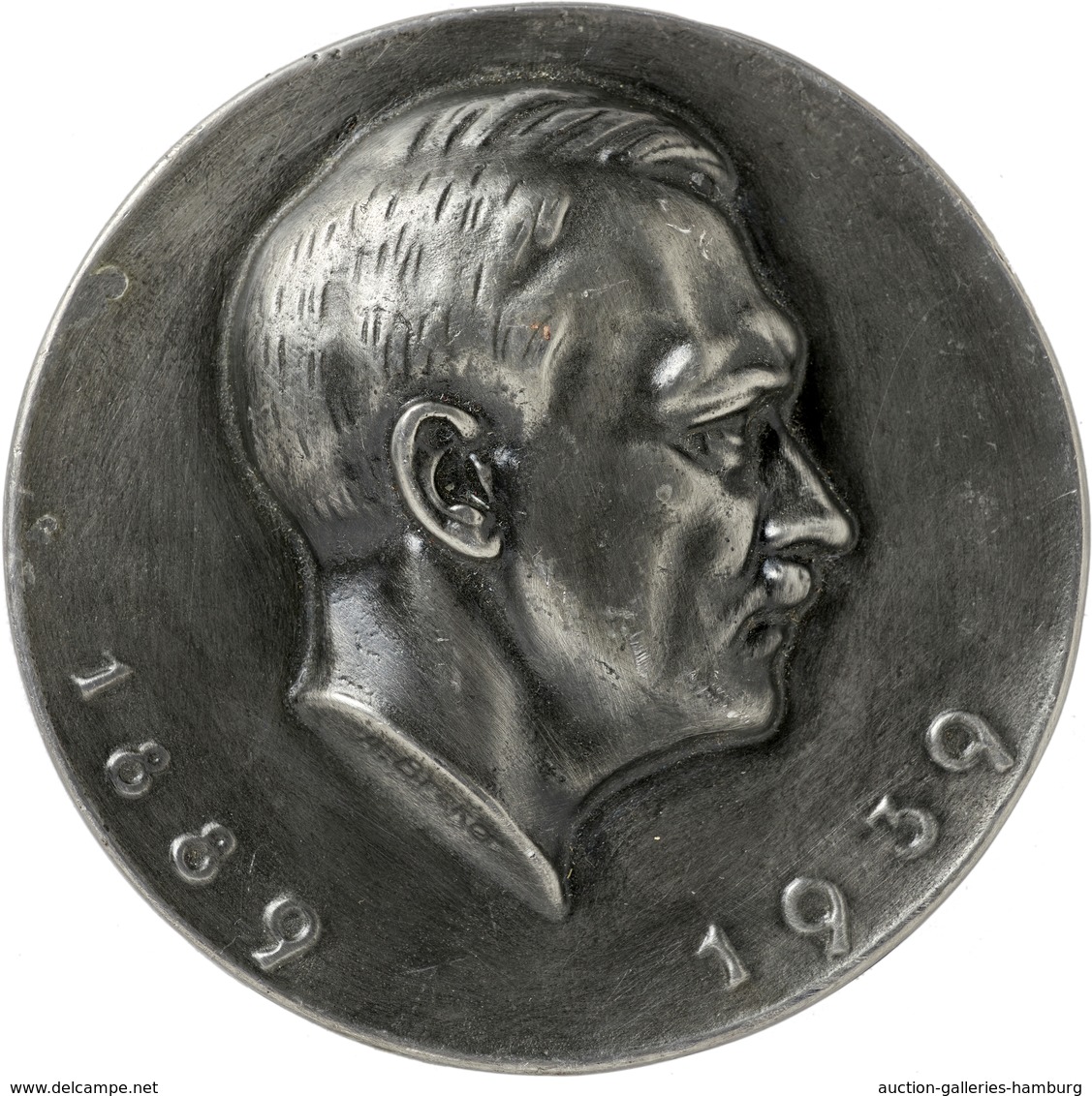 Medaillen Deutschland: 3.REICH, Partie Von 2 Größeren Medaillen Mit Kopfbild Adolf Hitlers, Davon Ei - Otros & Sin Clasificación
