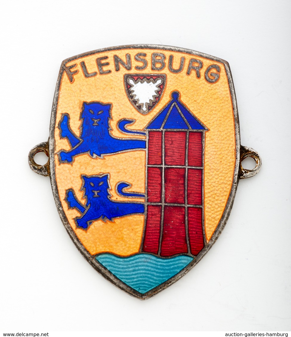 Orden & Ehrenzeichen: FLENSBURG, Emaliertes Abzeichen In Wappenform Mit Stadtwappen Von Flensburg In - Otros & Sin Clasificación