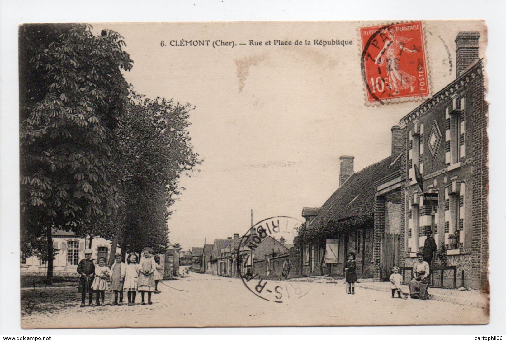 - CPA CLÉMONT (18) - Rue Et Place De La République 1914 (avec Personnages) - - Clémont