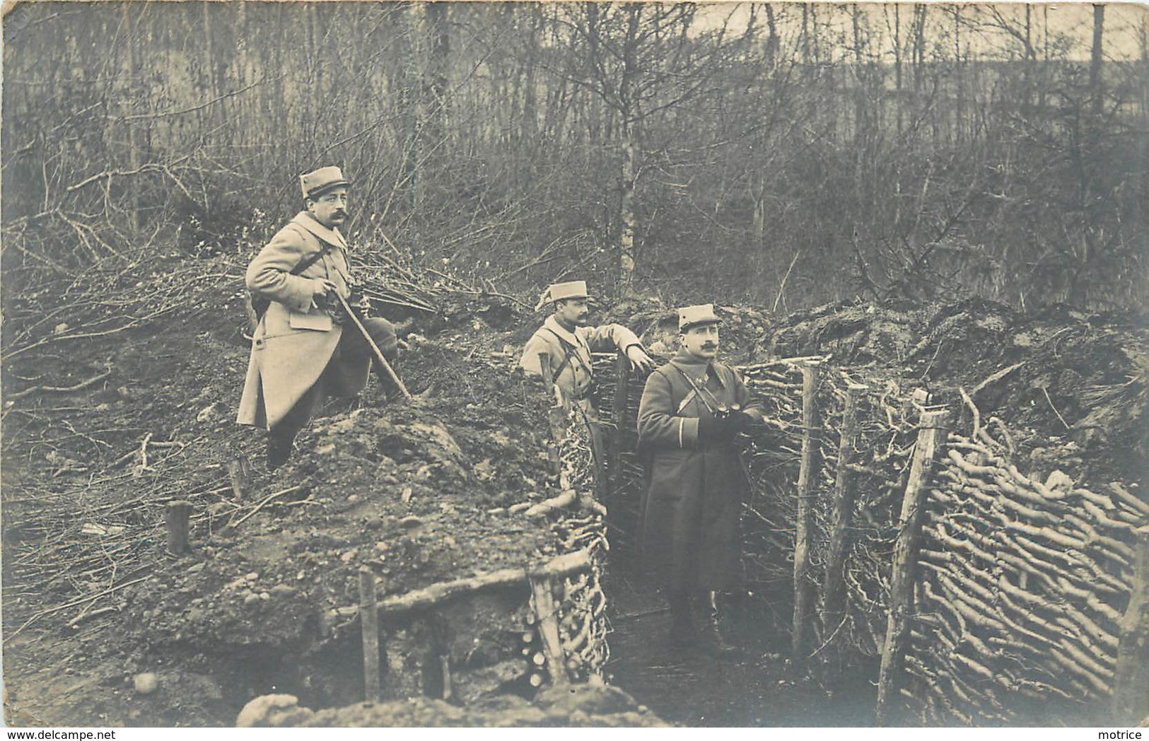 GUERRE 1914-18 -  Militaires Dans Les Tranchées, Carte Photo. - Guerre 1914-18