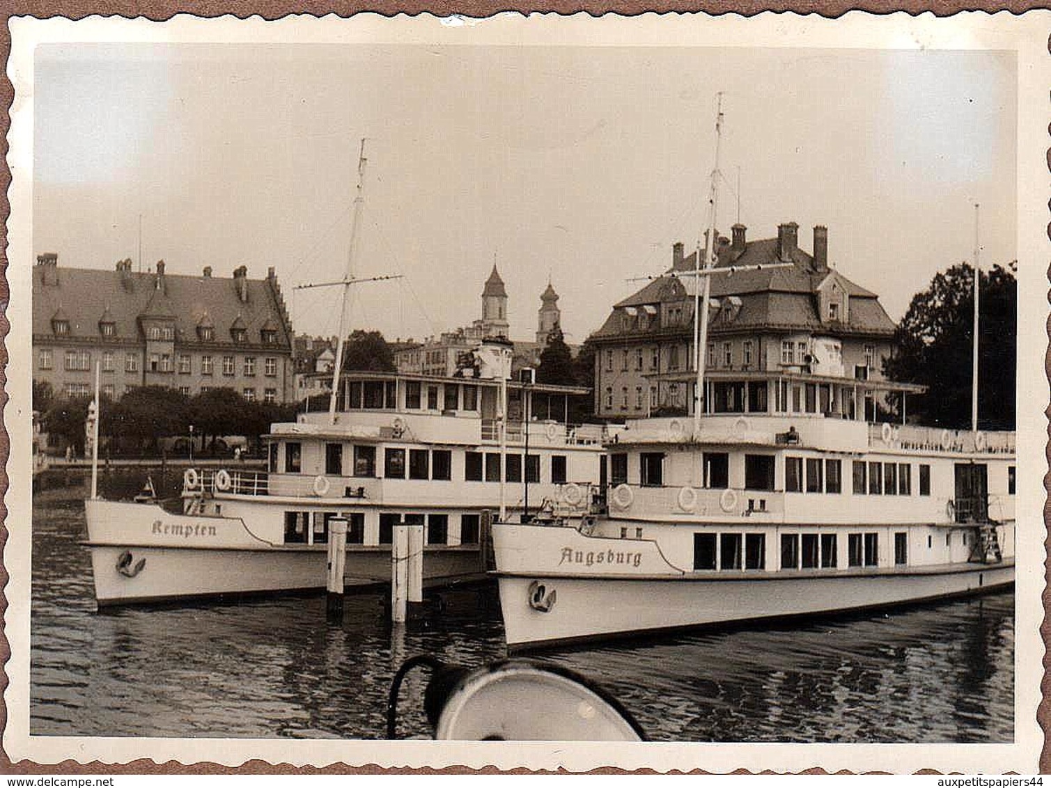 Photo Originale Bateaux Vapeur " Rempten " & " Augsburg " Vers 1940 - Tourisme Fluvial & Port Allemand à Identifier - Boten