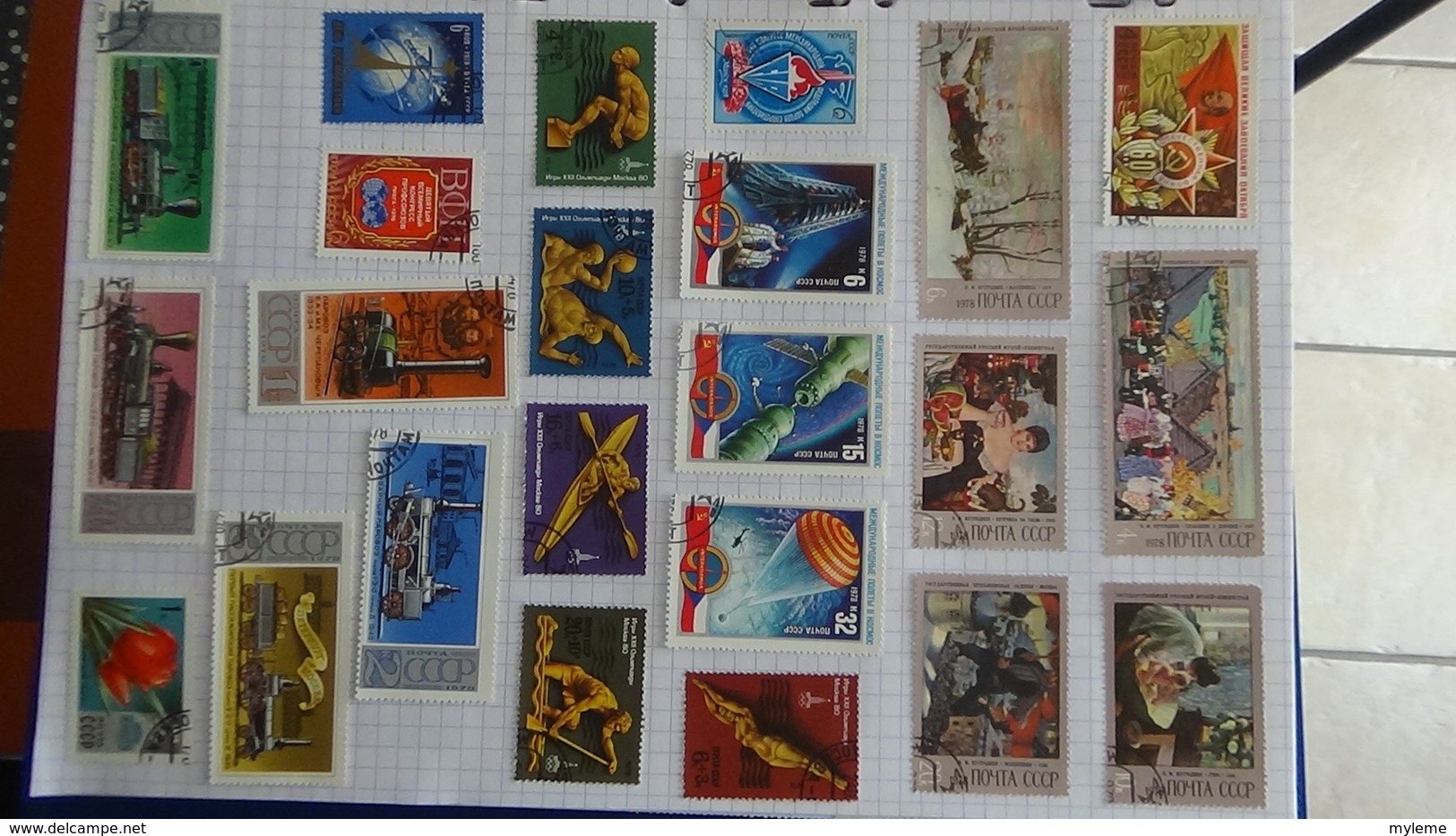 B384 Collection timbres oblitérés et environ 200 blocs d'URSS. A saisir !!!