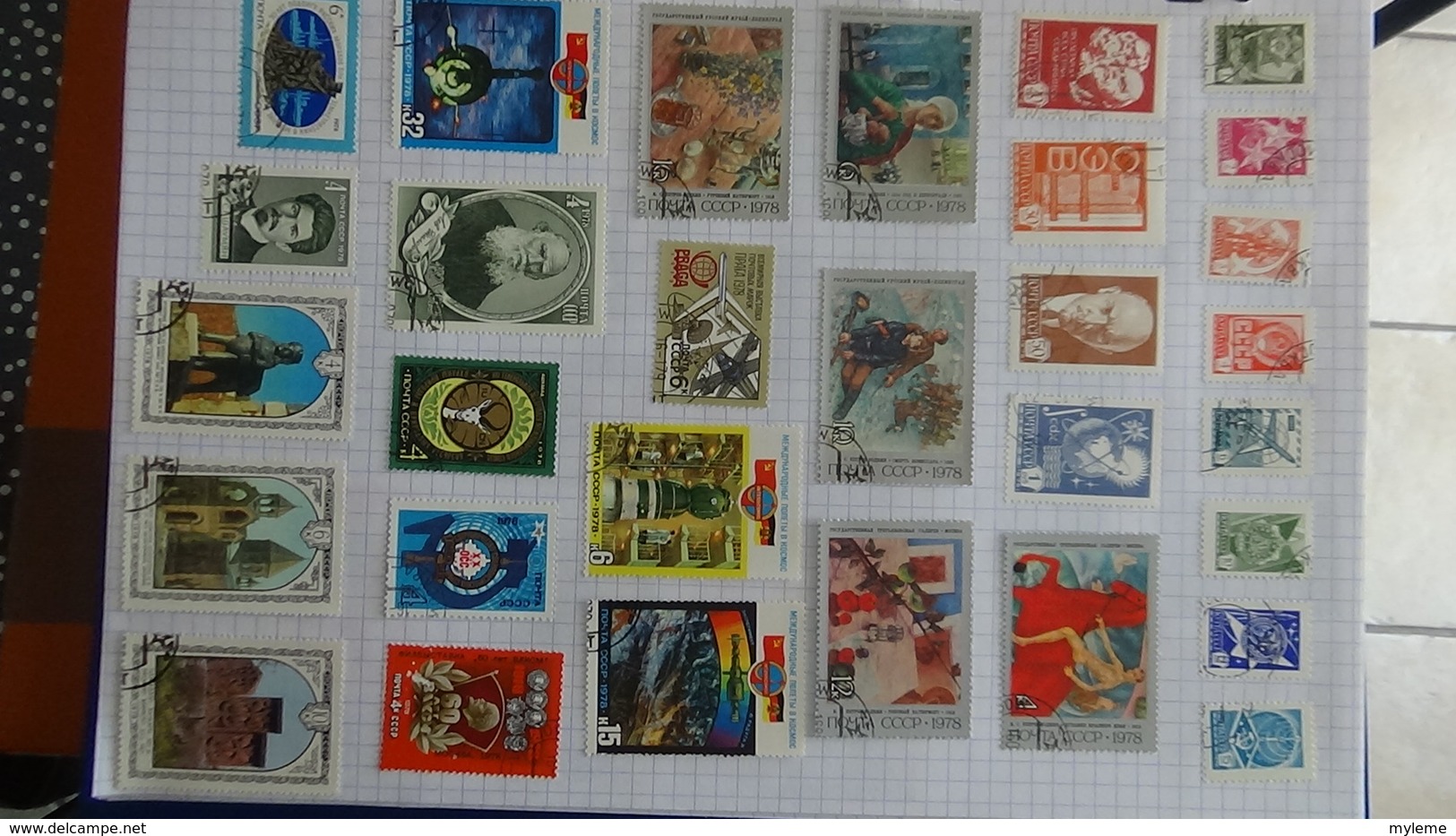 B384 Collection timbres oblitérés et environ 200 blocs d'URSS. A saisir !!!