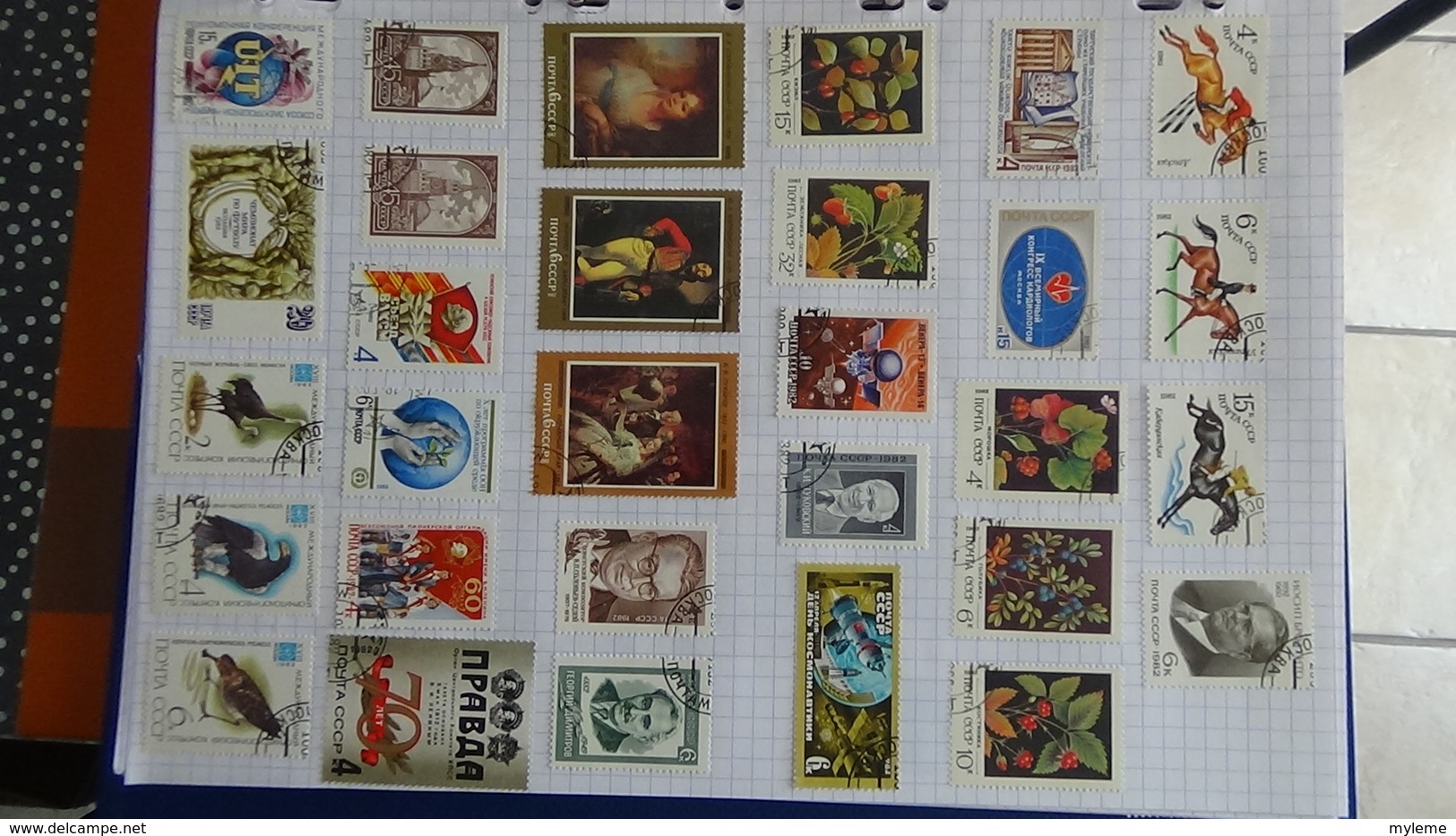 B384 Collection timbres oblitérés et environ 200 blocs d'URSS. A saisir !!!