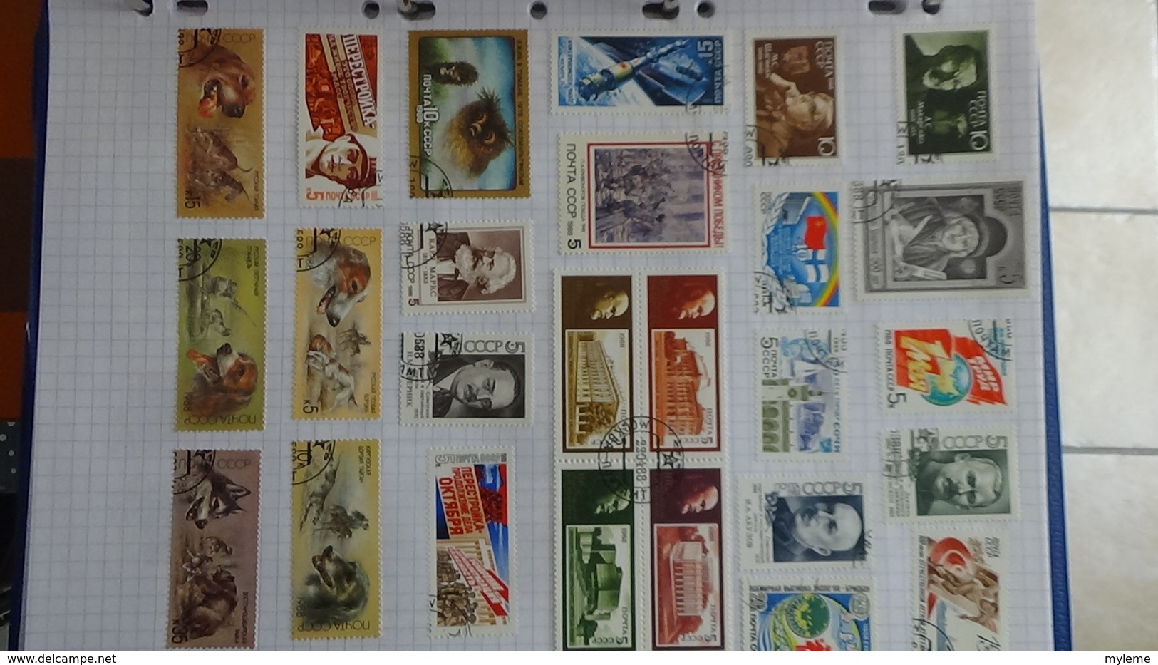 B384 Collection timbres oblitérés et environ 200 blocs d'URSS. A saisir !!!