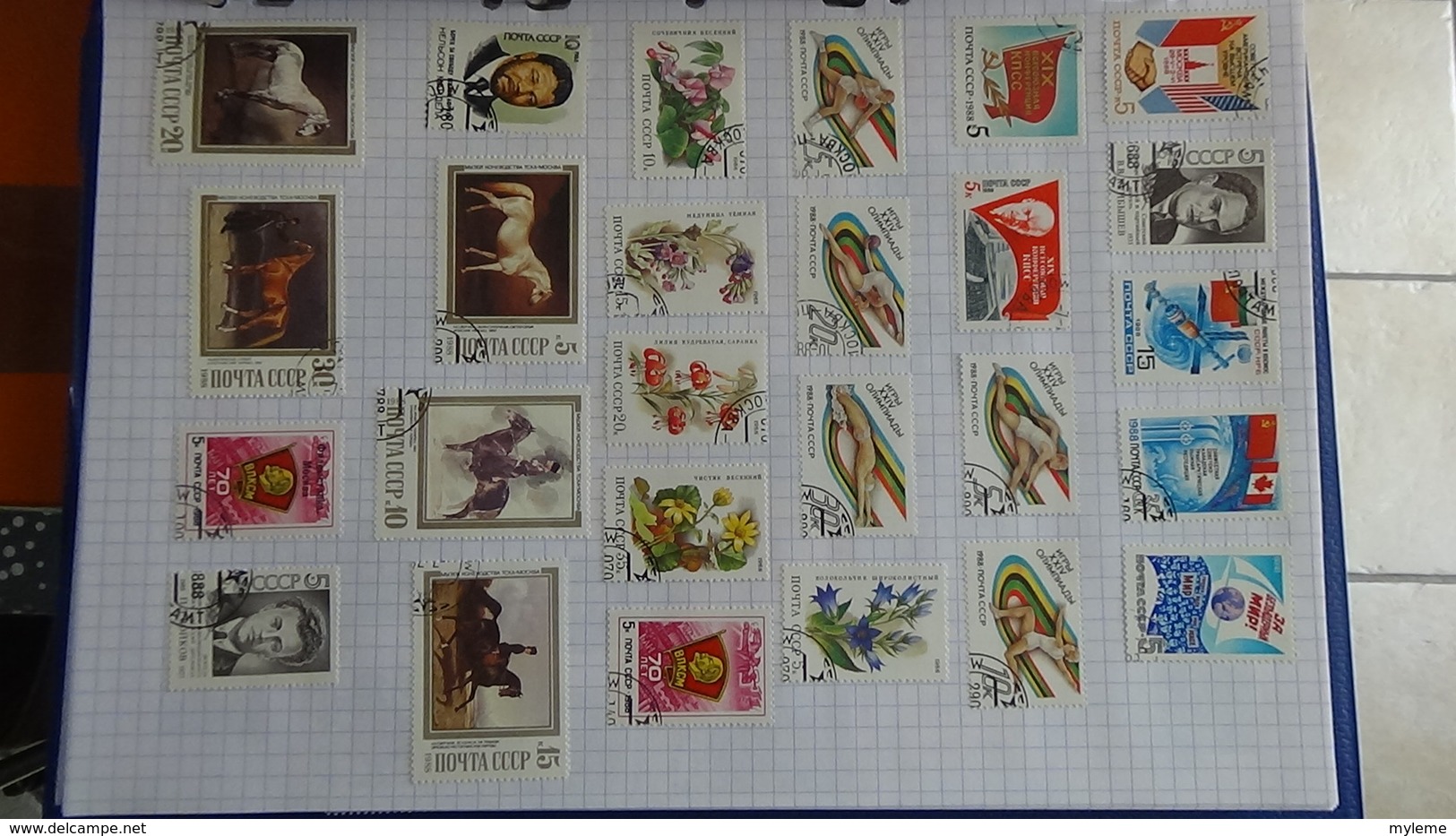 B384 Collection timbres oblitérés et environ 200 blocs d'URSS. A saisir !!!