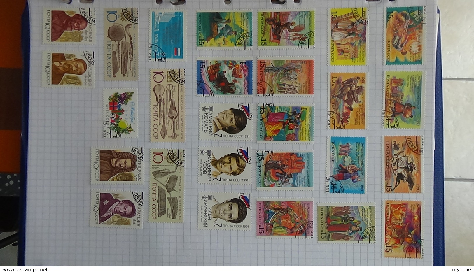 B384 Collection timbres oblitérés et environ 200 blocs d'URSS. A saisir !!!