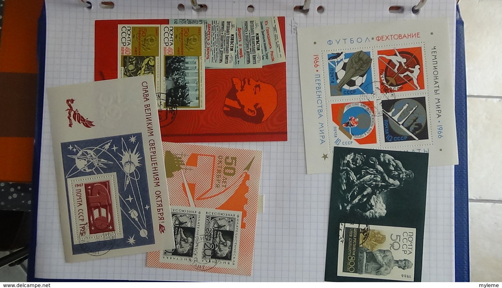 B384 Collection timbres oblitérés et environ 200 blocs d'URSS. A saisir !!!