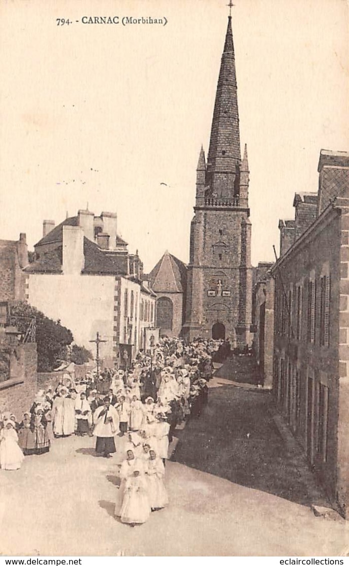 Carnac          56        Une Procession. Communiantes              (voir Scan) - Carnac