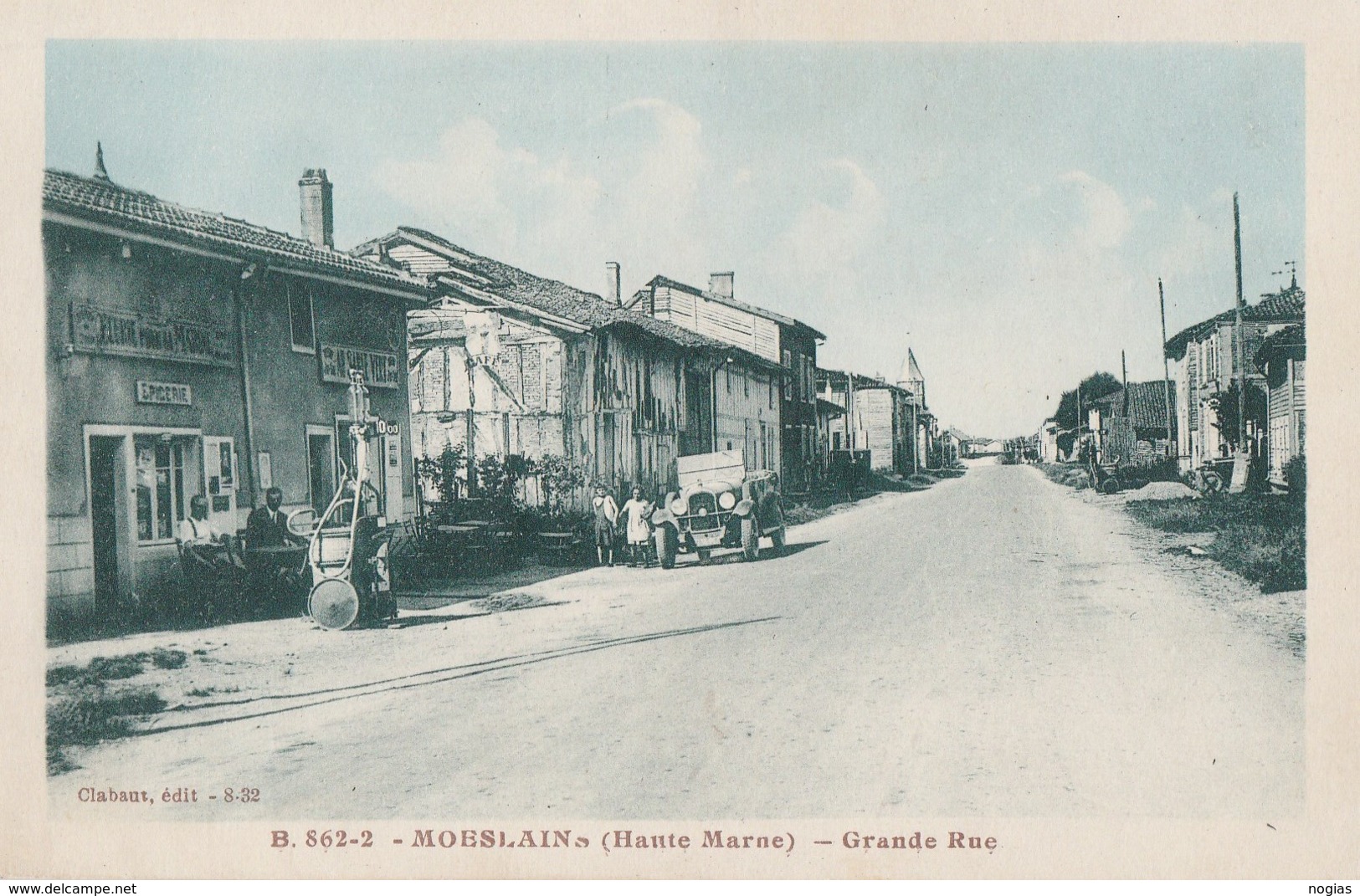 MOESLAINS - LA GRANDE RUE DU VILLAGE - BELLE CARTE SEPIA ANIMEE - EPICERIE - POMPE A ESSENCE - VEHICULE AUTOMOBILE - 2 S - Autres & Non Classés