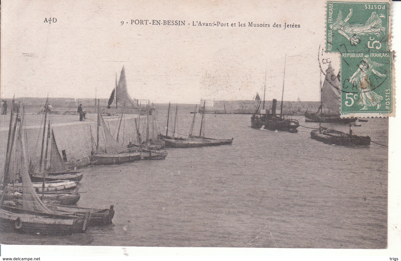 Port En Bessin - L'Avant Port Et Les Musoirs Des Jetées - Port-en-Bessin-Huppain