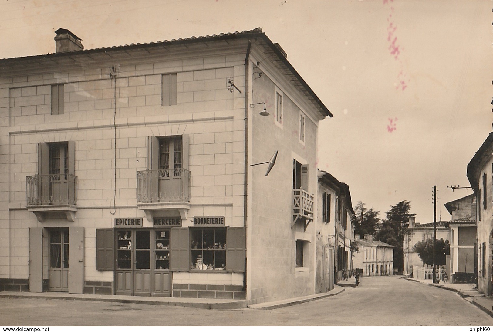 SAINT GERMAIN DU PUCH  -  33  -  Le Centre Du Bourg  -  Magasin Epicerie - Mercerie - Bonneterie - Andere & Zonder Classificatie