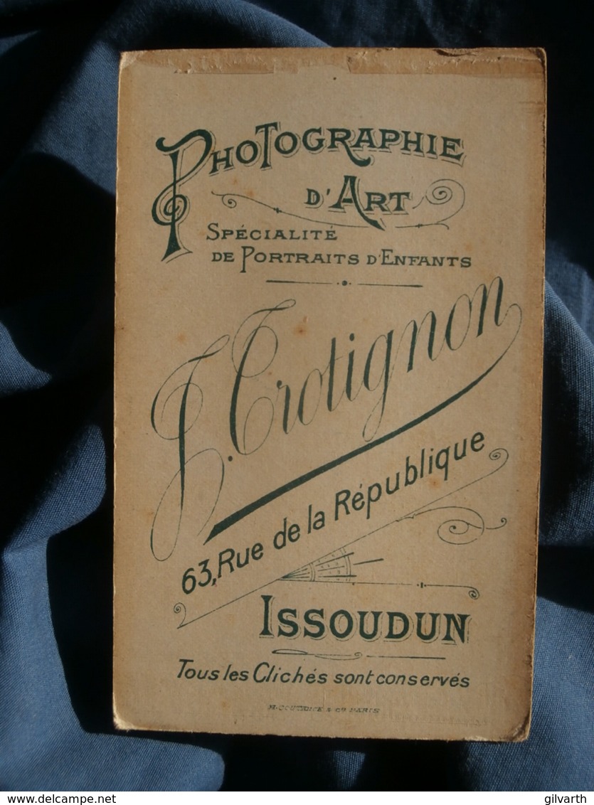 Photo CDV  Trotignon à Issoudun  Jeune Garçon En Costume Avec Culotte Bouffante  Canne  CA 1900 - L481H - Anciennes (Av. 1900)