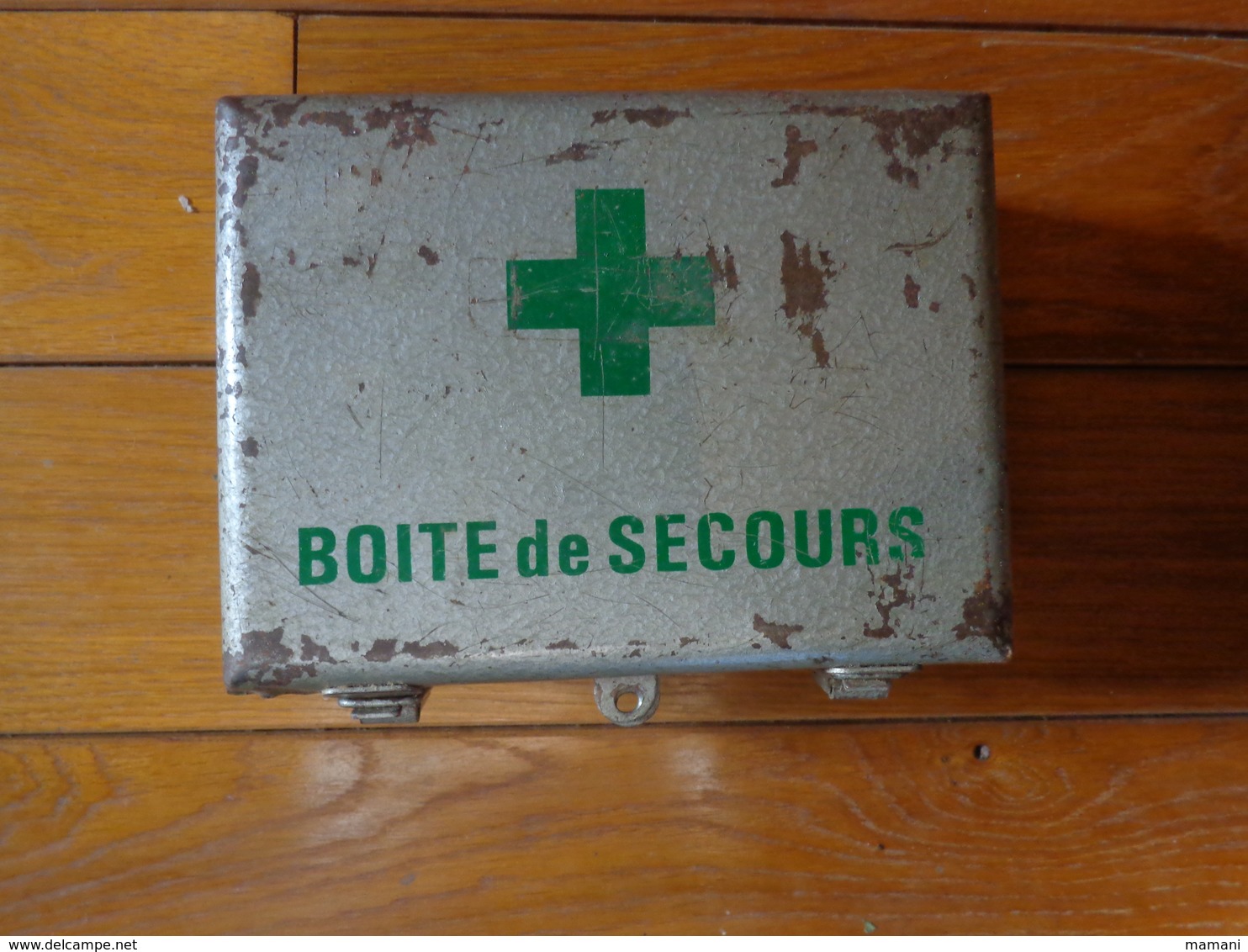 Coffret Metal Boite De Secours - Art Populaire