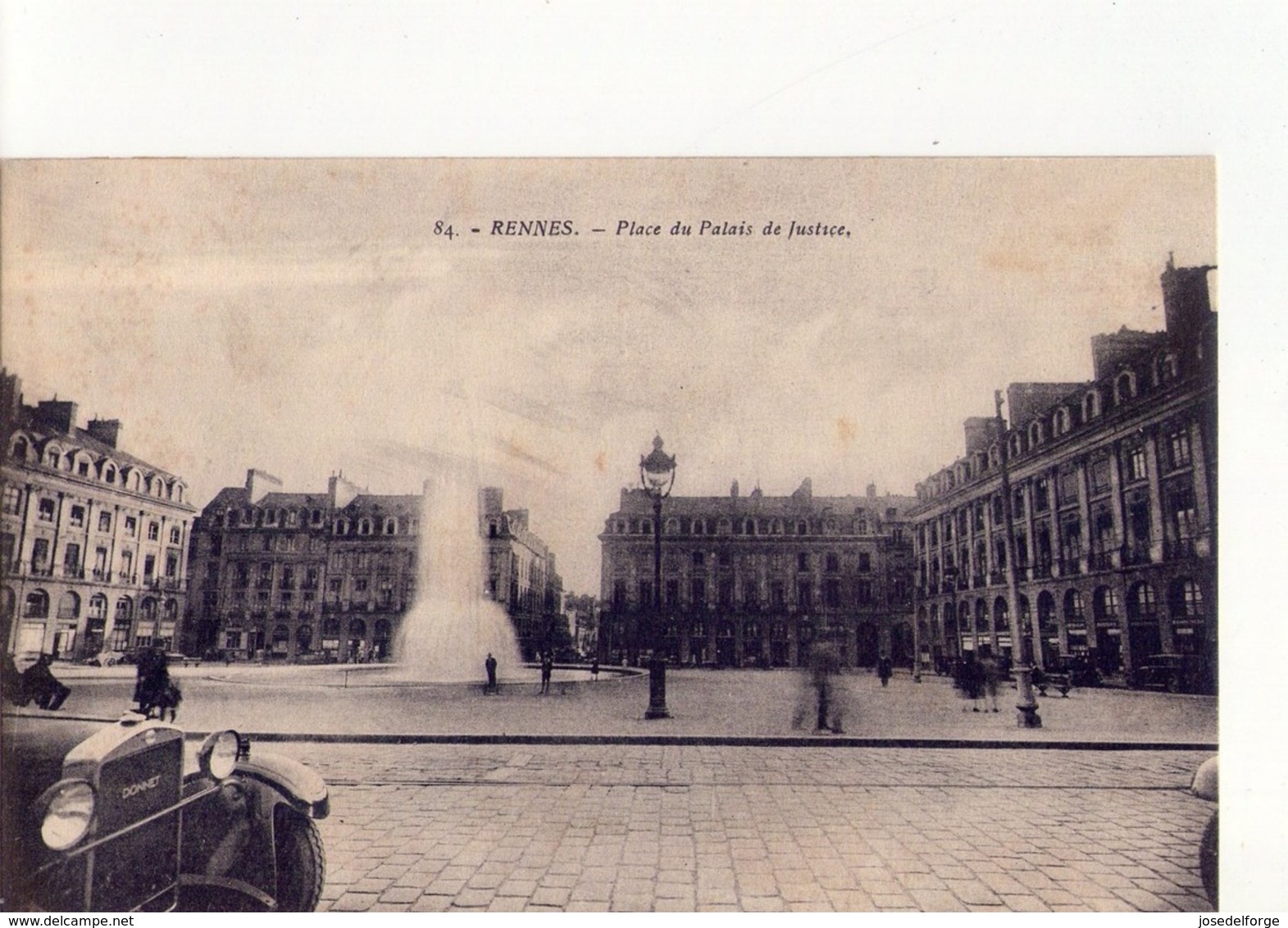 CPA - 35 - 36 -  RENNES - PLACE DU PALAIS DE JUSTICE  - N° 84 - AUTOMOBILE DE MARQUE DONNET 1915 - 1920 - - Rennes