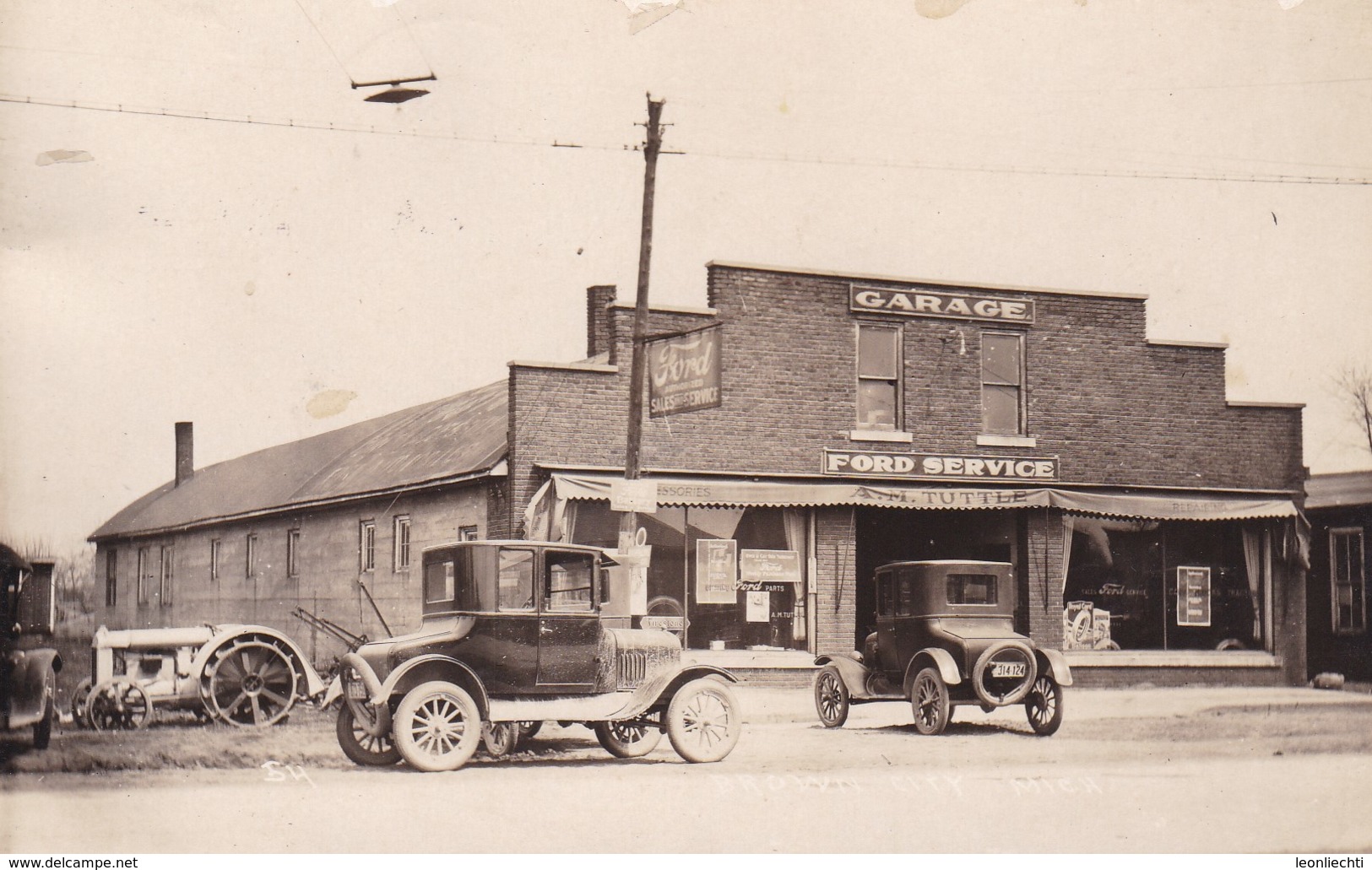 Ford Service, Garage. Post Card USA. 1927 - Passenger Cars