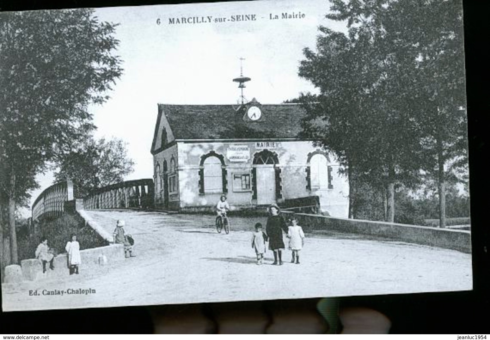 MARCILLY SUR SEINE - Marcilly