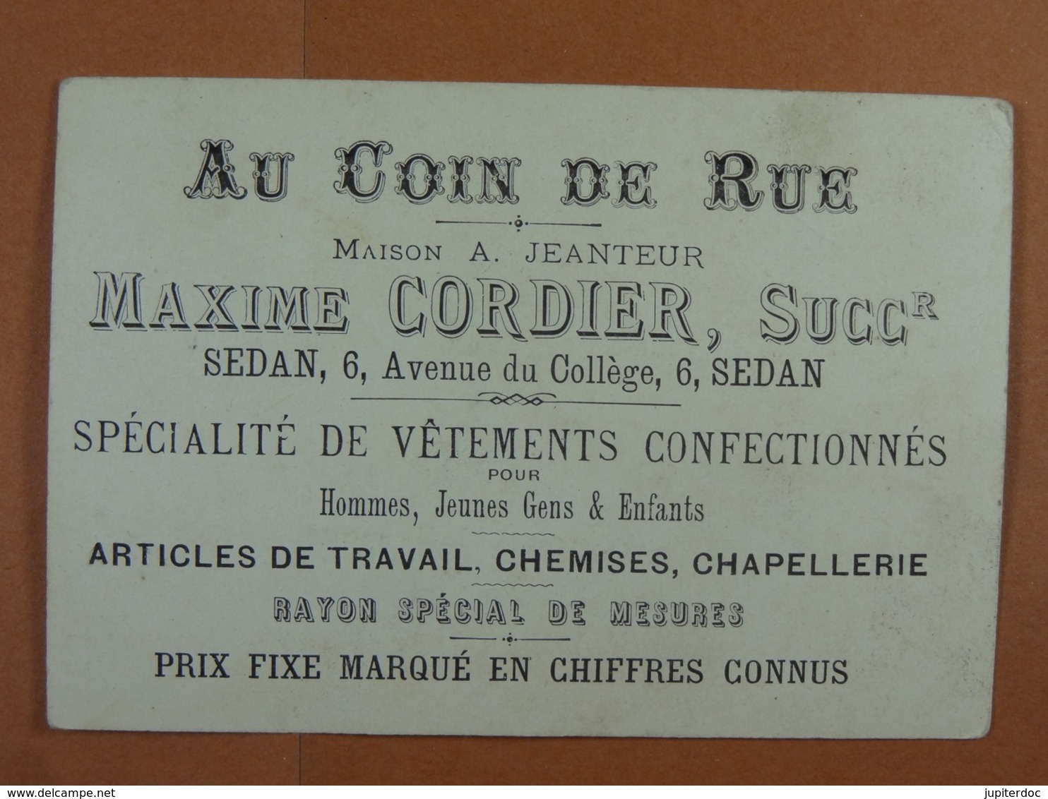 (10,3 Cm X 7 Cm) Vêtements Confectionnés Cordier Au Coin De Rue Sedan  Sagittaire (signes Astrologiques) - Autres & Non Classés