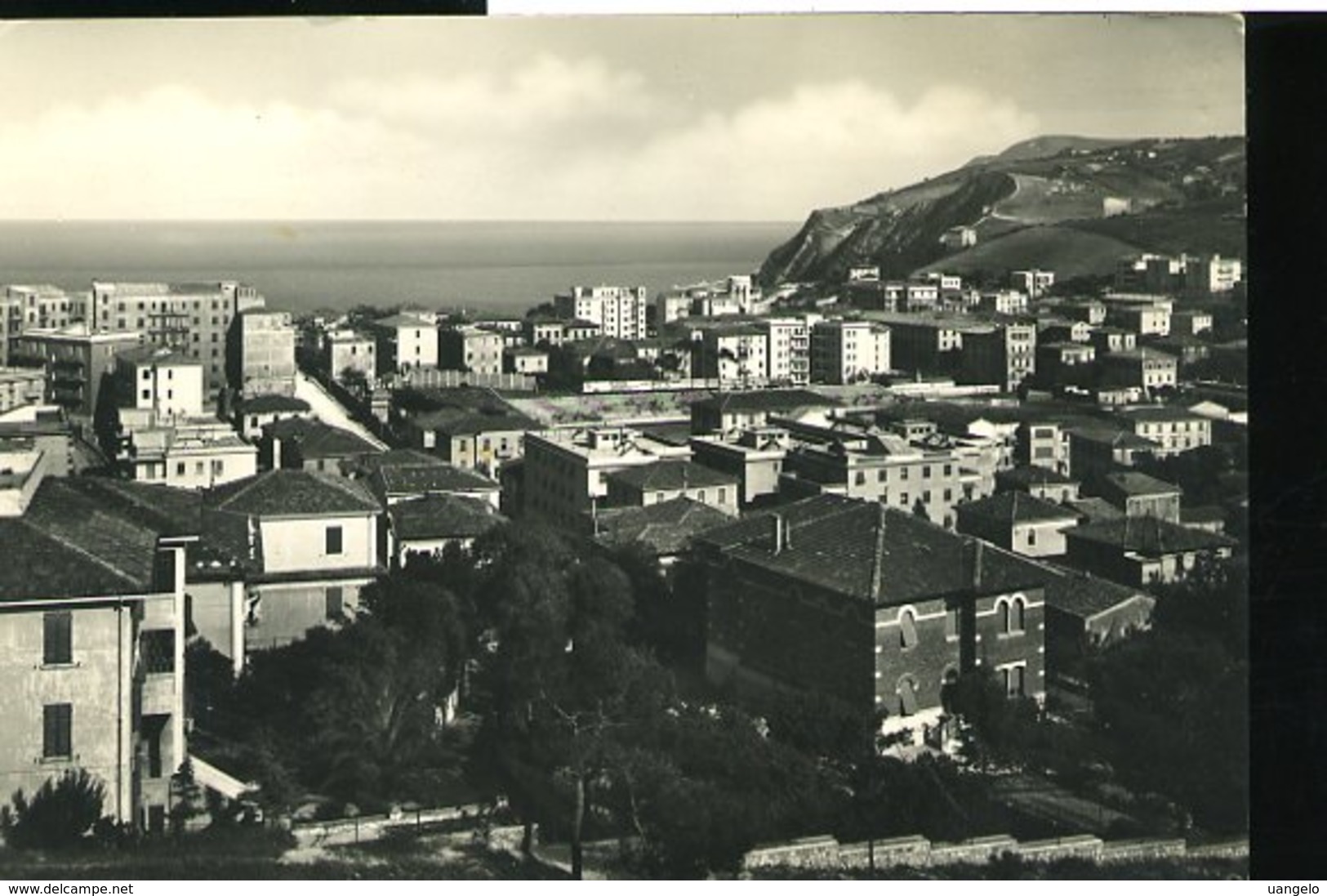 RB932  ANCONA - PANORAMA ( CON CAMPO SPORTIVO ?) - Ancona