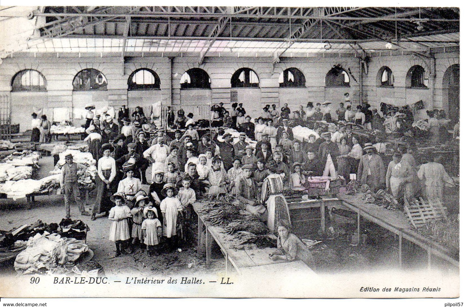 55 - BAR LE DUC - L'intérieur Des Halles - Bar Le Duc