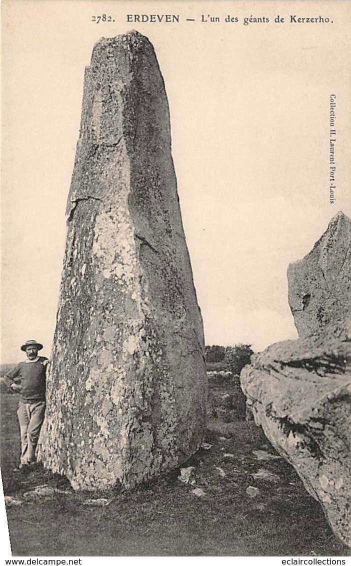 Erdeven        56        L'un Des Géants De Kerzerho. Menhir     (Voir Scan) - Erdeven