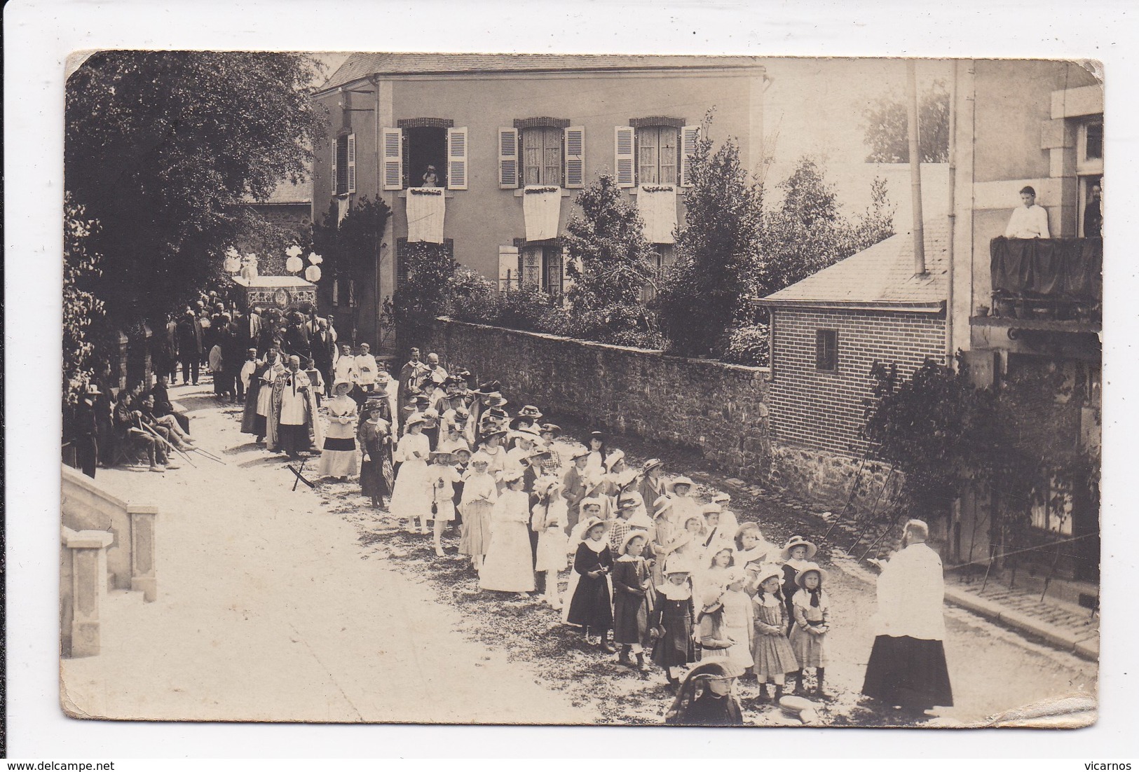 CARTE PHOTO 53 ANDOUILLE Fête Et Procession Datée Du 5 Juillet 1917 Num 1 - Autres & Non Classés