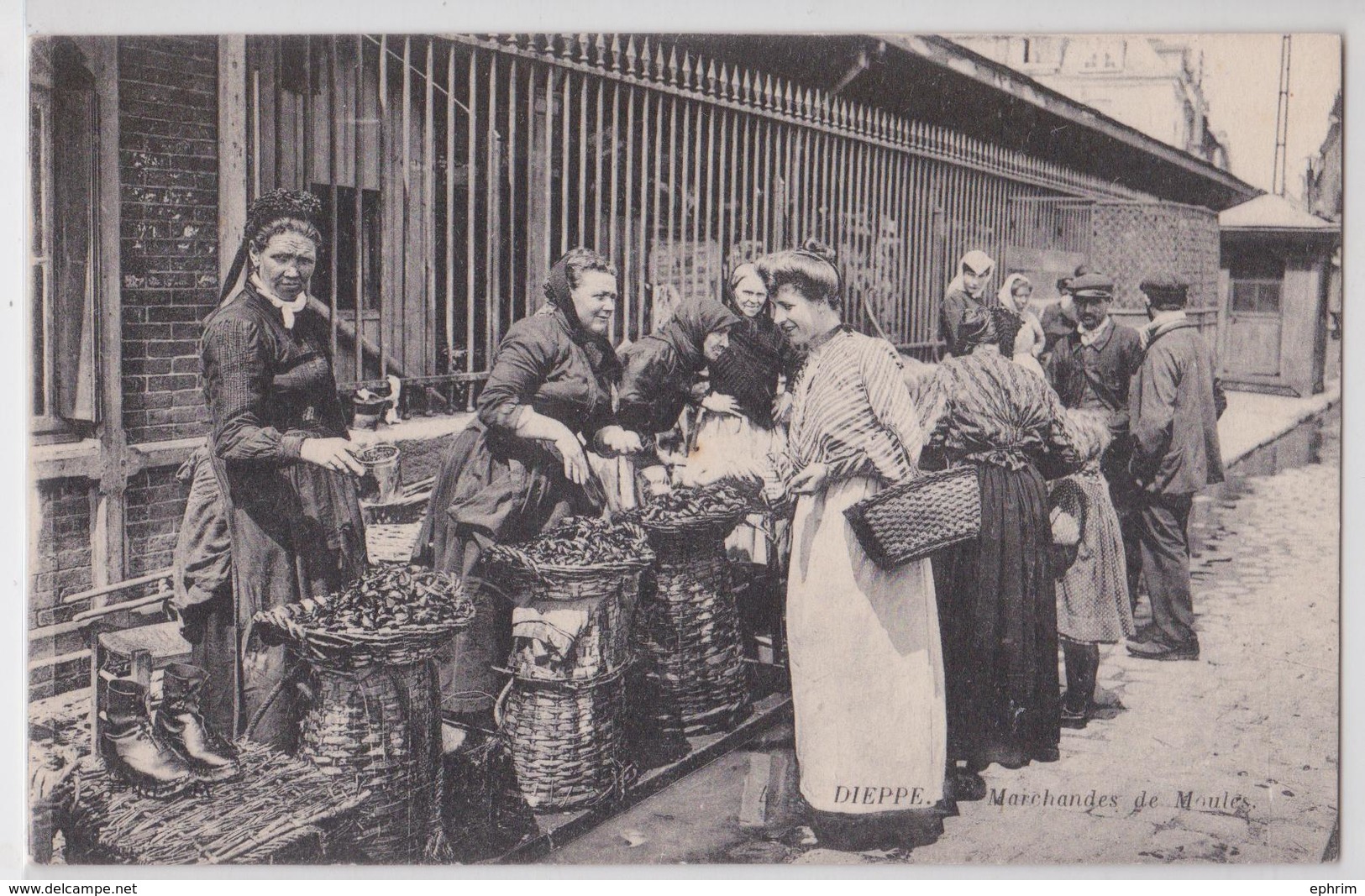 DIEPPE - Marchandes De Moules - Dieppe