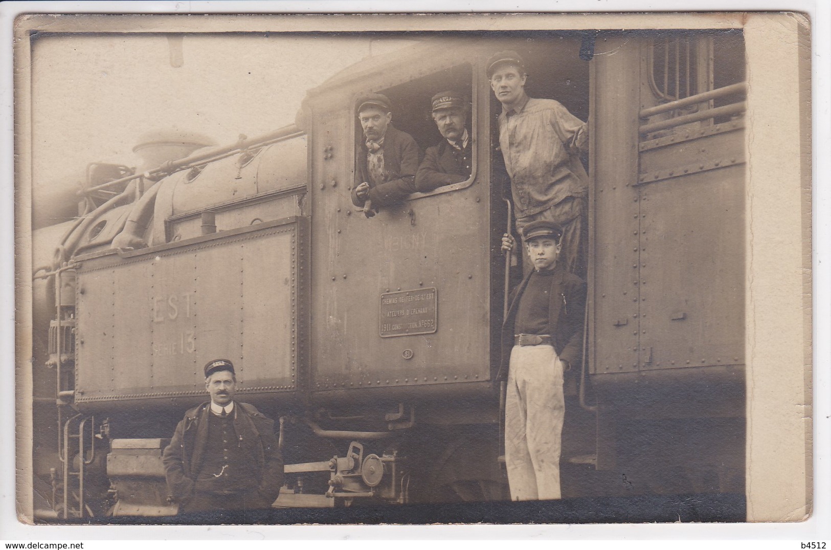 51 EPERNAY  Locomotive Avec Chauffeur , Carte Photo ,chemin De Fer De L'Est ,atelier D'Epernay Marqué Sur La Plaque - Epernay