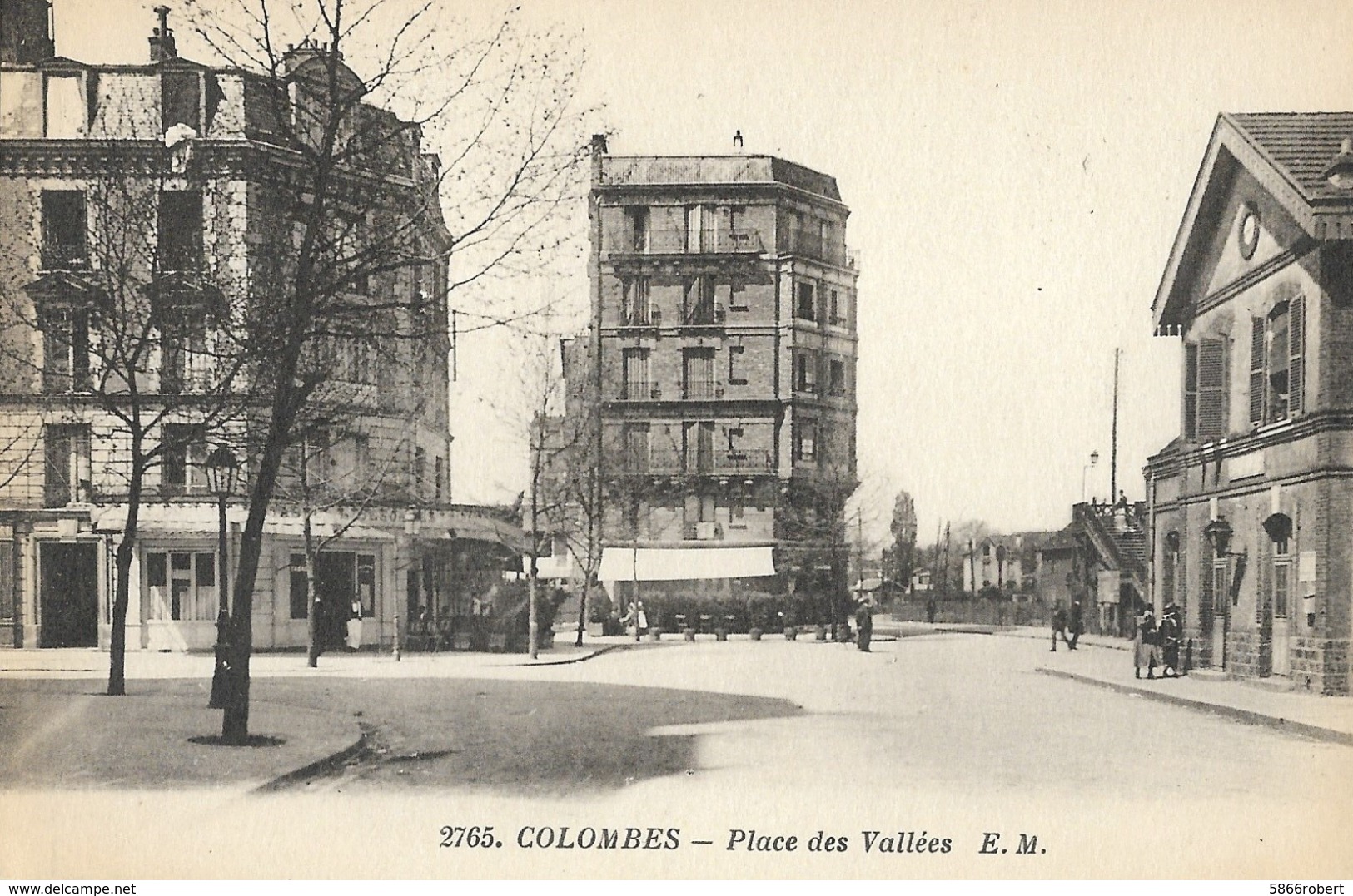 CARTE POSTALE ORIGINALE ANCIENNE : COLOMBES LA PLACE DES VALLEES LA GARE ANIMEE HAUTS DE SEINE (92) - Bahnhöfe Ohne Züge