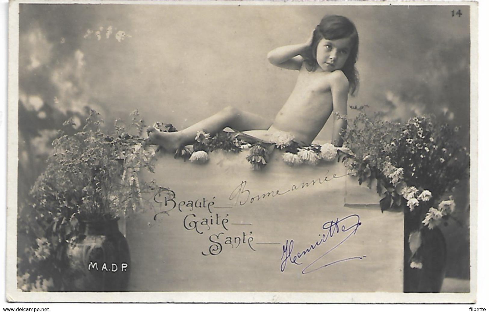 L170A639 - Fillette Nue Entourée De Fleurs - Beauté, Gaité, Santé - M.A.D.P N°14 - Carte Précurseur - Portraits