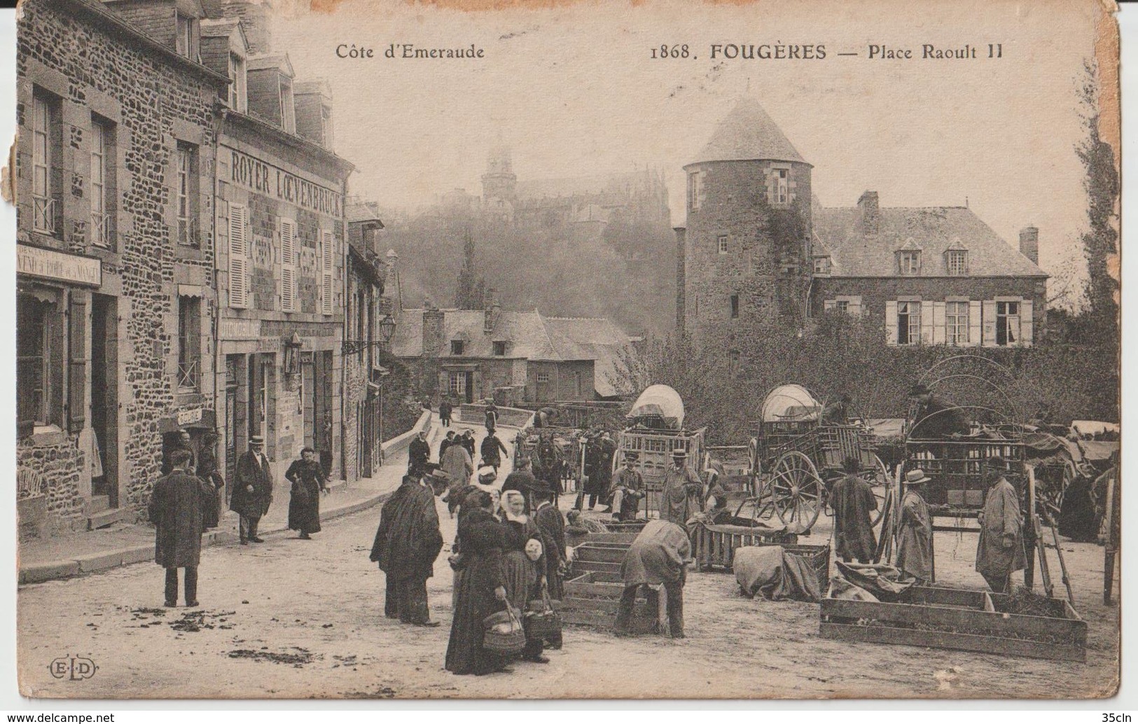 FOUGERES - Place Raoult II. Commerce Royer Loevenbruck. Personnages. Attelages. Carte Animée - Fougeres