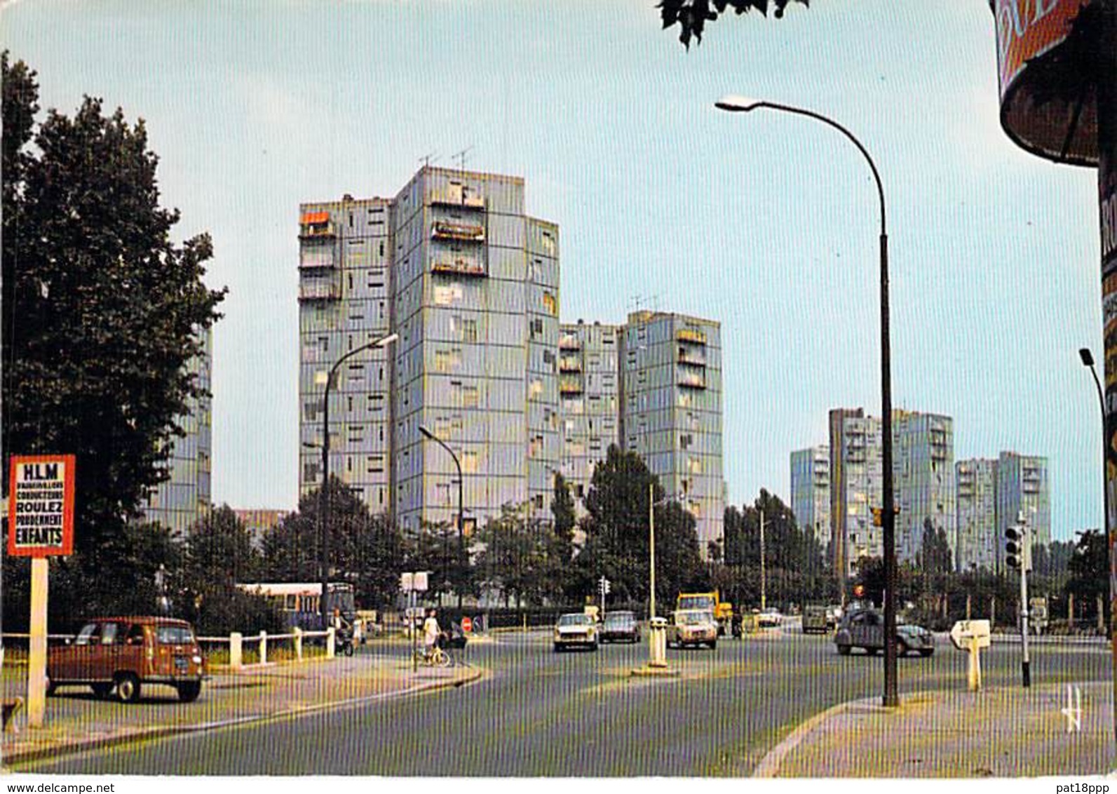 93 - PANTIN Carrefour D. Casanova - Les Tours Bleues 4 L ( Dont Immeubles HLM Résidence ) CPSM GF - Seine St Denis - Pantin