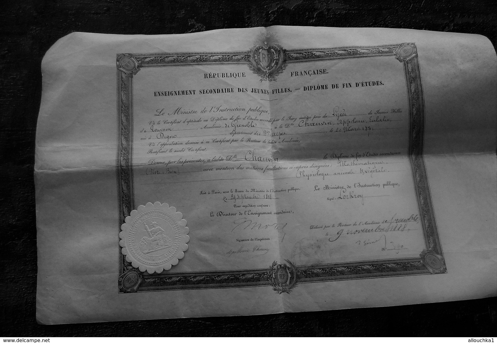 1888 DIPLÔME DE FIN D’ÉTUDES ENSEIGNEMENT SECONDAIRE JEUNES FILLES Melle CHAUVIN MENTION BIEN-ACADÉMIE GRENOBLE - Diplômes & Bulletins Scolaires