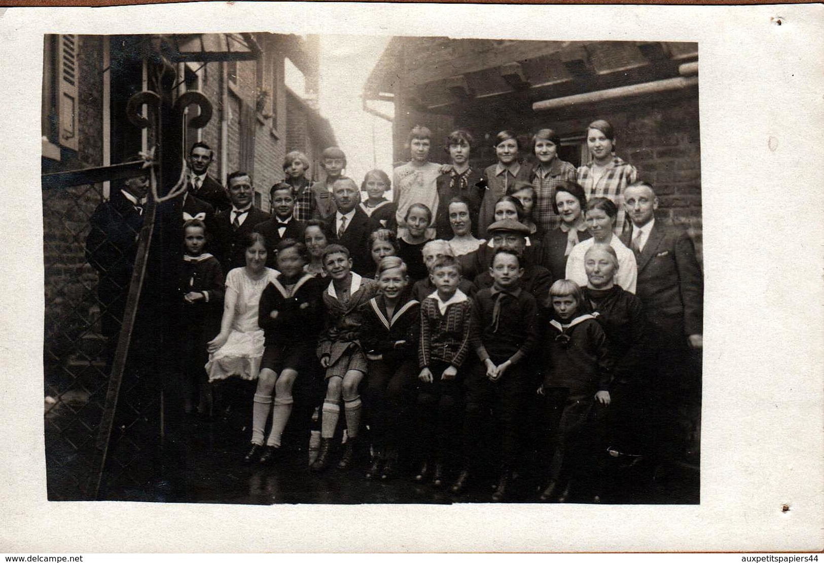 Photo Originale Scolaire Groupe D'écoliers Garçons & Filles Posant En Groupe Familial Ou Communiants En 1927 - Persone Anonimi